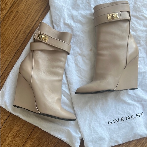 Givenchy Women's Tan Leather Boots - Picture 5 of 8